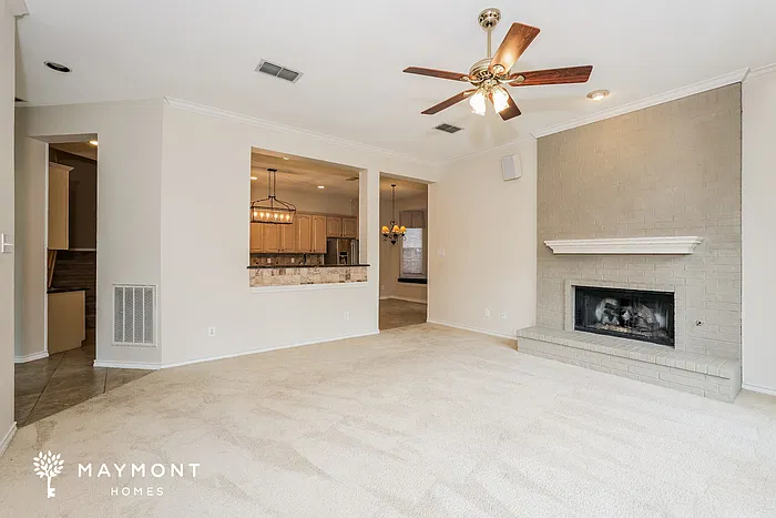 5 bed, 3.0 bath, 3279 sqft, $3,095 — Photo 4