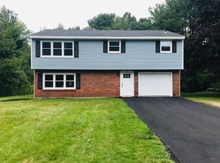 26 Birchwood Rd, Rutland, MA 01543