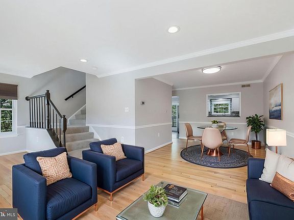 5th image of 108 Shaw Ct