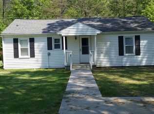 152 Lumberlost Rd, Weems, VA 22576