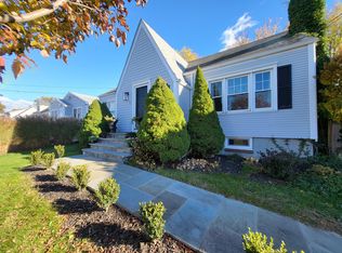 791 Riverside Dr, Fairfield, CT 06824