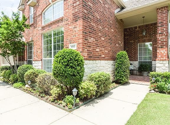 2nd image of 4712 Bellflower Way