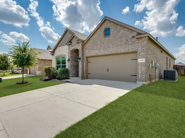 11237 Blaze St, Aubrey, TX 76227