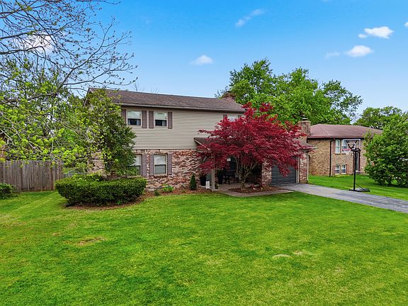 4th image of 200 Martin Dr