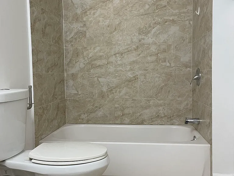 1032 Wood St #202 — Photo 6