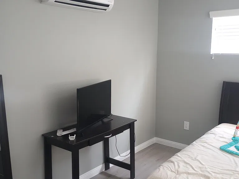 981 N San Gorgonio Ave — Photo 19