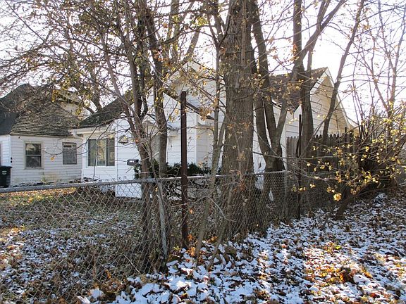 2nd image of 207 E Washington St