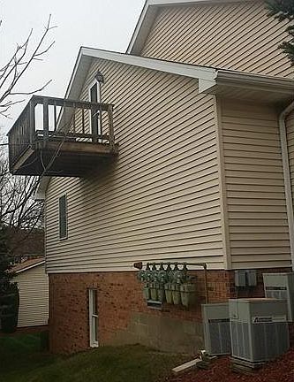 2nd image of 406 Evergreen Ct