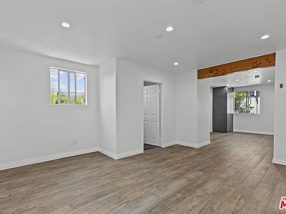 3rd image of 205 1/2 S 7th Ave
