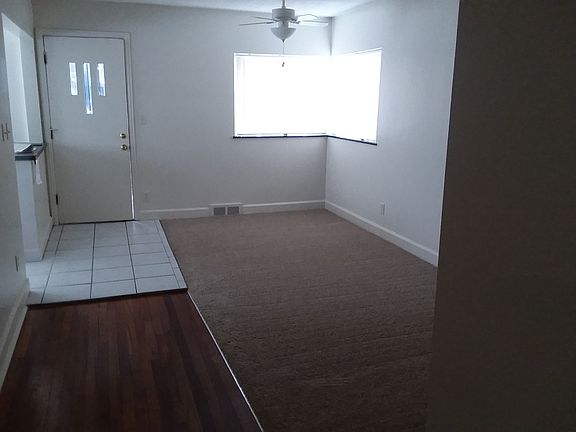 3rd image of 15365 Auburn St