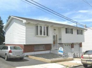 512 W Cherry St, Shenandoah, PA 17976