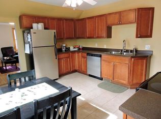 N40W27368 Glacier Rd, Pewaukee, WI 53072