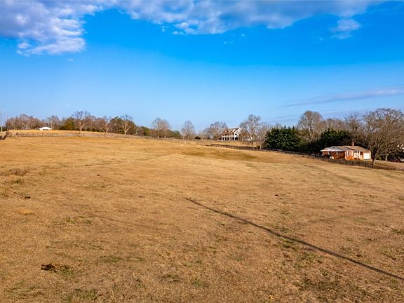 4th image of 1932 Belle Shoals Rd