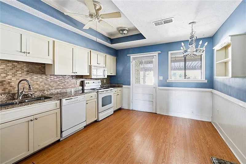 3 bed, 2.0 bath, 1488 sqft, $2,200 — Photo 4