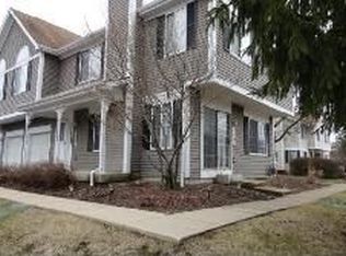 1281 Sandhurst Ln, South Elgin, IL 60177