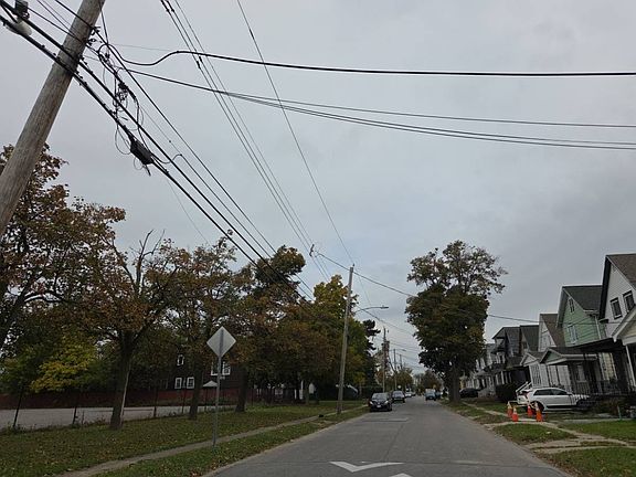 4th image of 52 Floss Ave