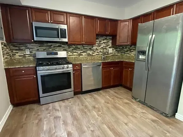 140 Chelsea Cir, Clementon, NJ 08021