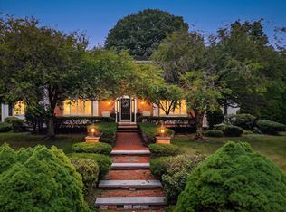 42 Mountain View Rd, Leominster, MA 01453