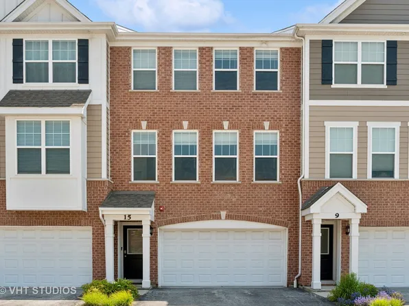 15 Timber Wolf Dr, Wheeling, IL 60090