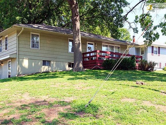Single car side garage