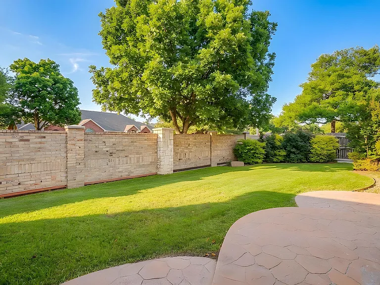 3212 Riverwood Dr — Photo 8