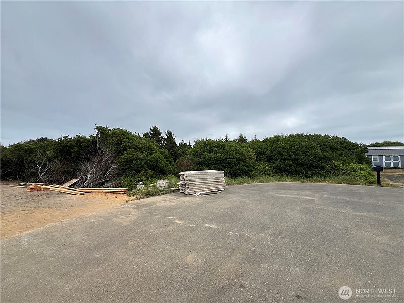 3rd image of 719 Reporter Ct SW