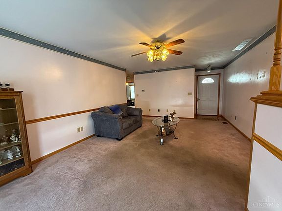 3rd image of 481 Apple Dr