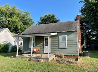 204 E Columbia St, Litchfield, IL 62056