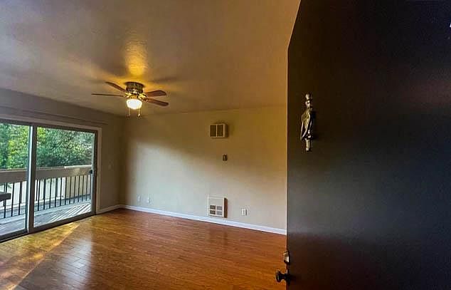 1st image of 4106 Golden Oaks Ln #4106
