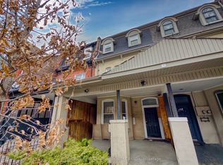 227 Beverley St #3, Toronto, ON M5T 1Z4