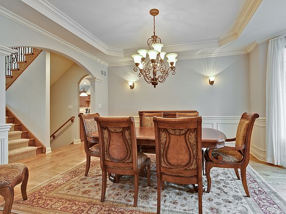 4th image of 11 Covington Ct
