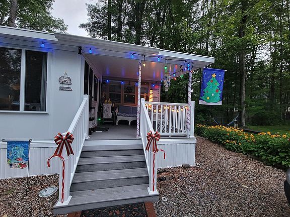 2nd image of 179 Saco Ave #Vf17