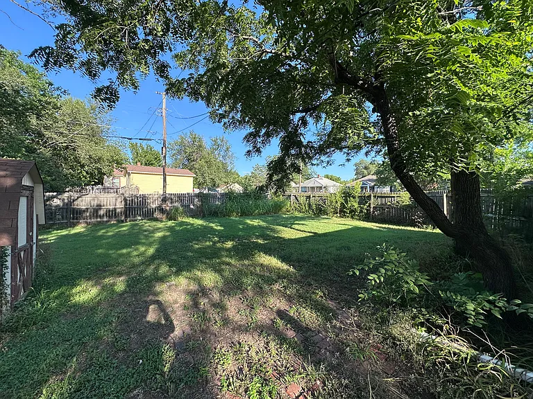 802 N Pinecrest Ave — Photo 14