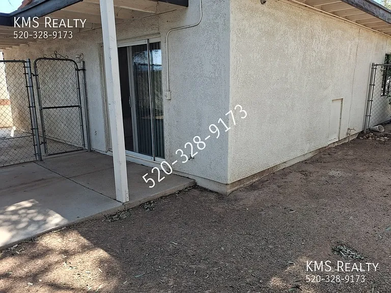 13501 N Lon Adams Rd #1 — Photo 17