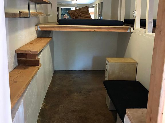 3rd image of 617 Isabel St #1
