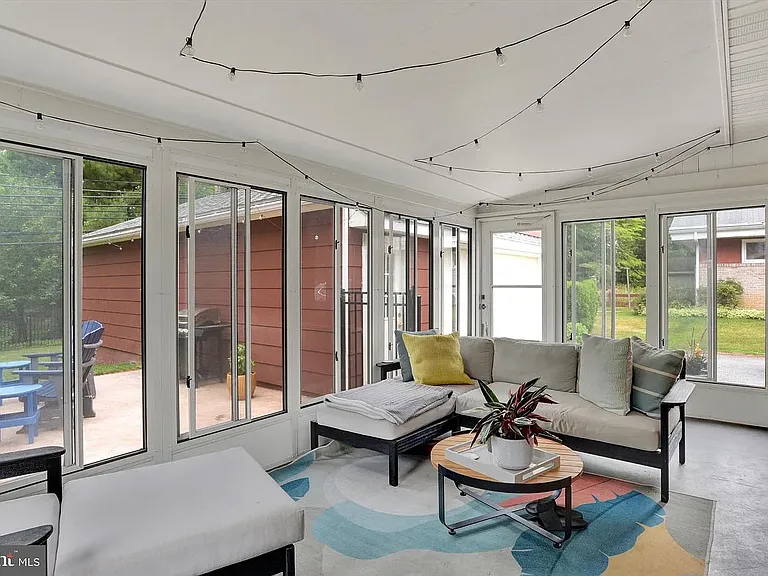 225 E Glenn Rd — Photo 20