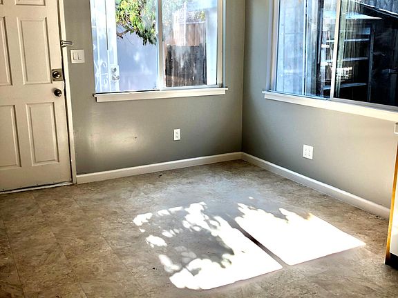 4th image of 215 Alameda St