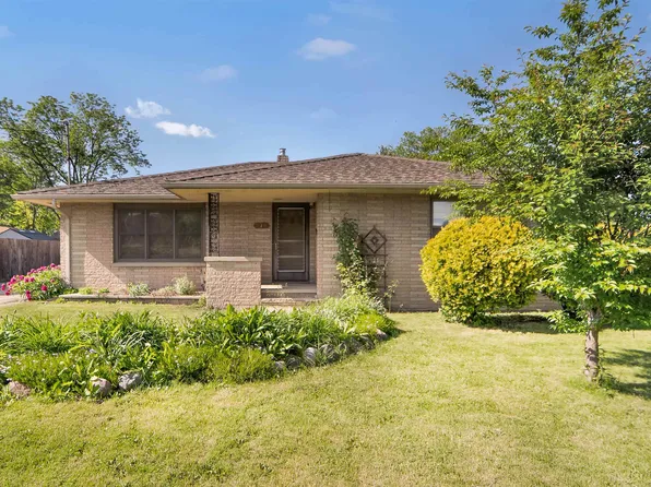 712 5th St, Menasha, WI 54952