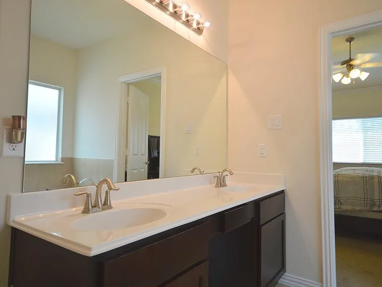 2727 Lakecrest River Dr — Photo 15