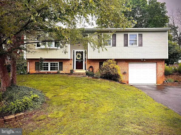 480 Hoffman Dr, Harrisburg, PA 17111