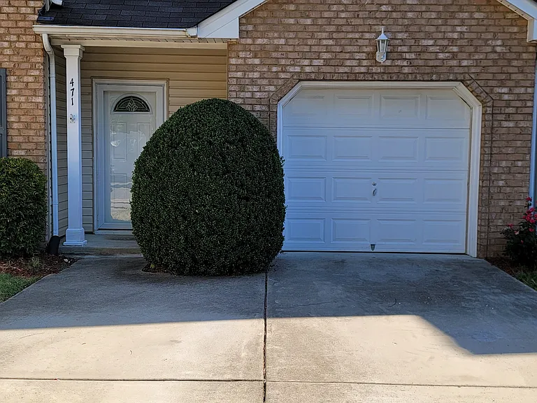 471 Revolution Ln — Photo 2