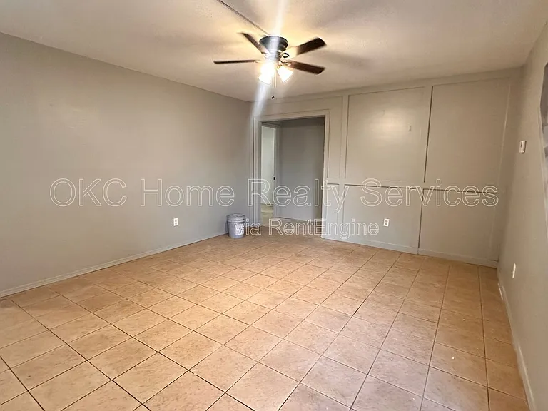 6715 Lyrewood Ln — Photo 5