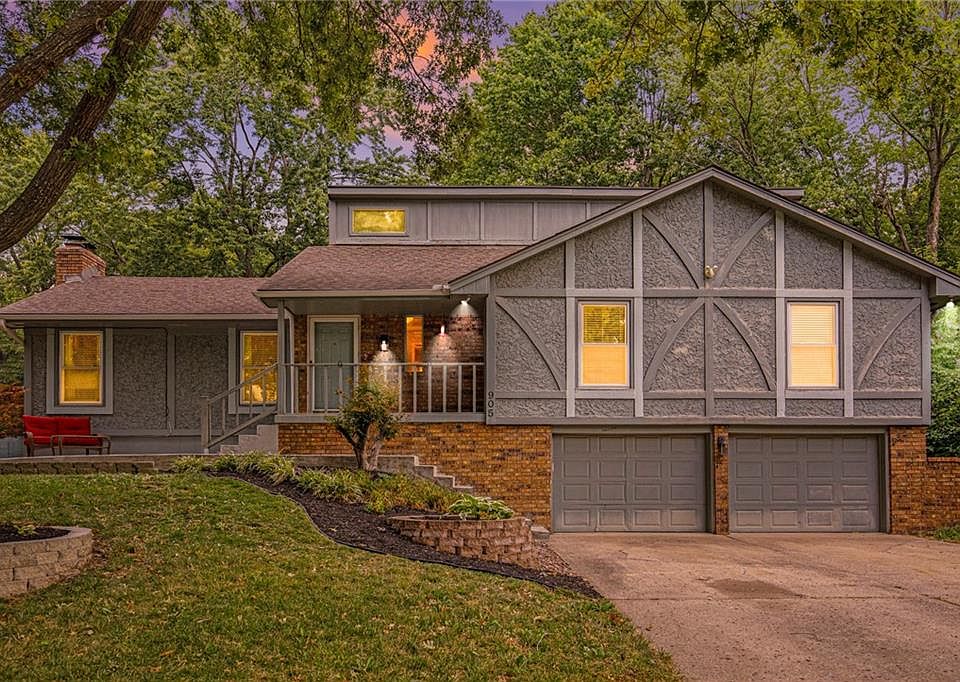 1st image of 905 NW Timber Oak Dr