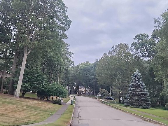 5th image of 60 Ann Rd