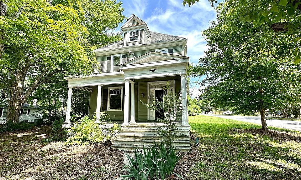 300 Lee St, Emporia, VA 23847 Zillow