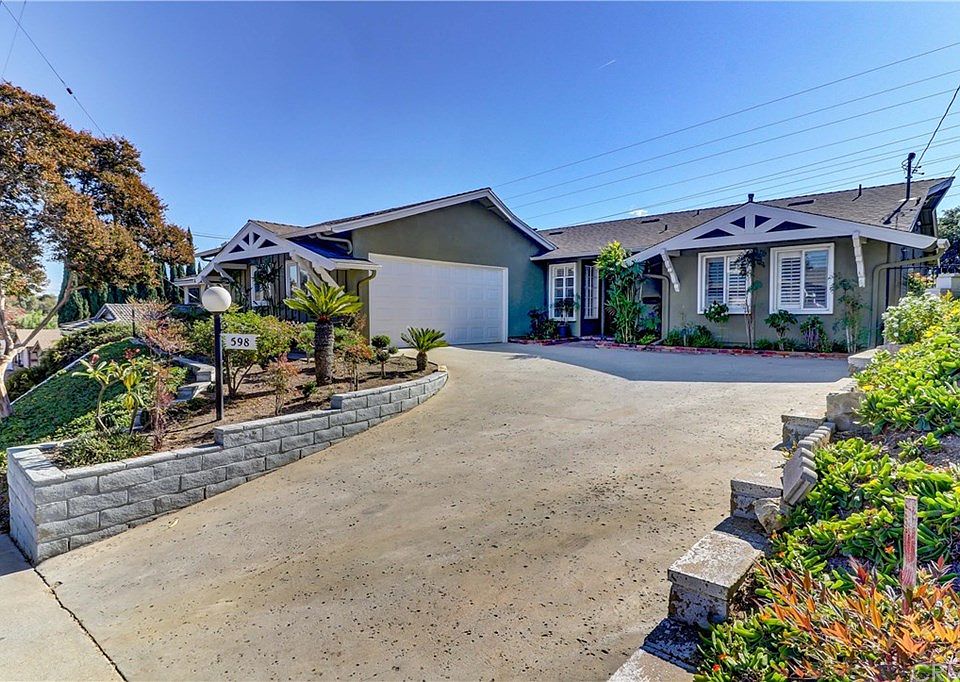1st image of 598 Taylor Dr