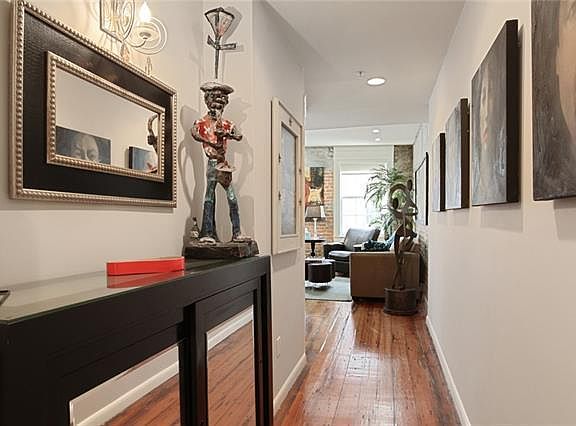 4th image of 223 N Peters St APT 3B