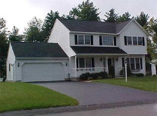 28 Squire Rd, Schenectady, NY 12304