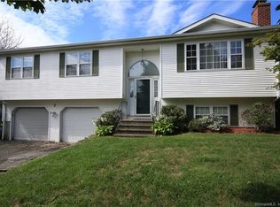 7 Sobin Dr, Ansonia, CT 06401
