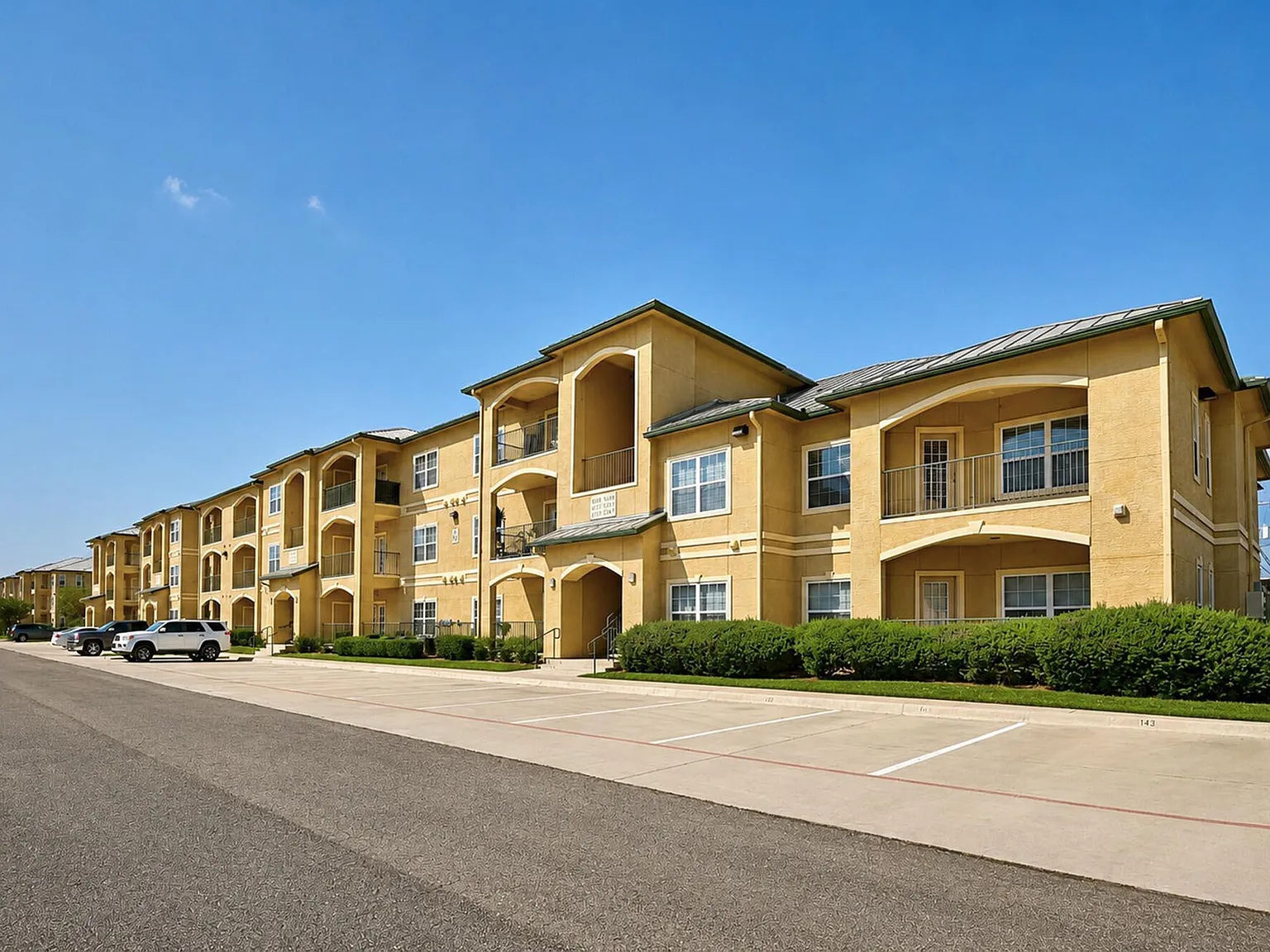 Northwood Luxury Apartments — Photo 2